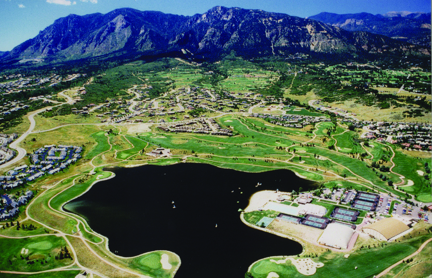 aerial view of the course circa 1985